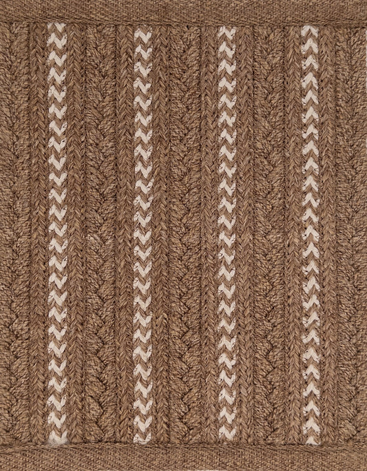 Patio Wolf | Beachy Brown